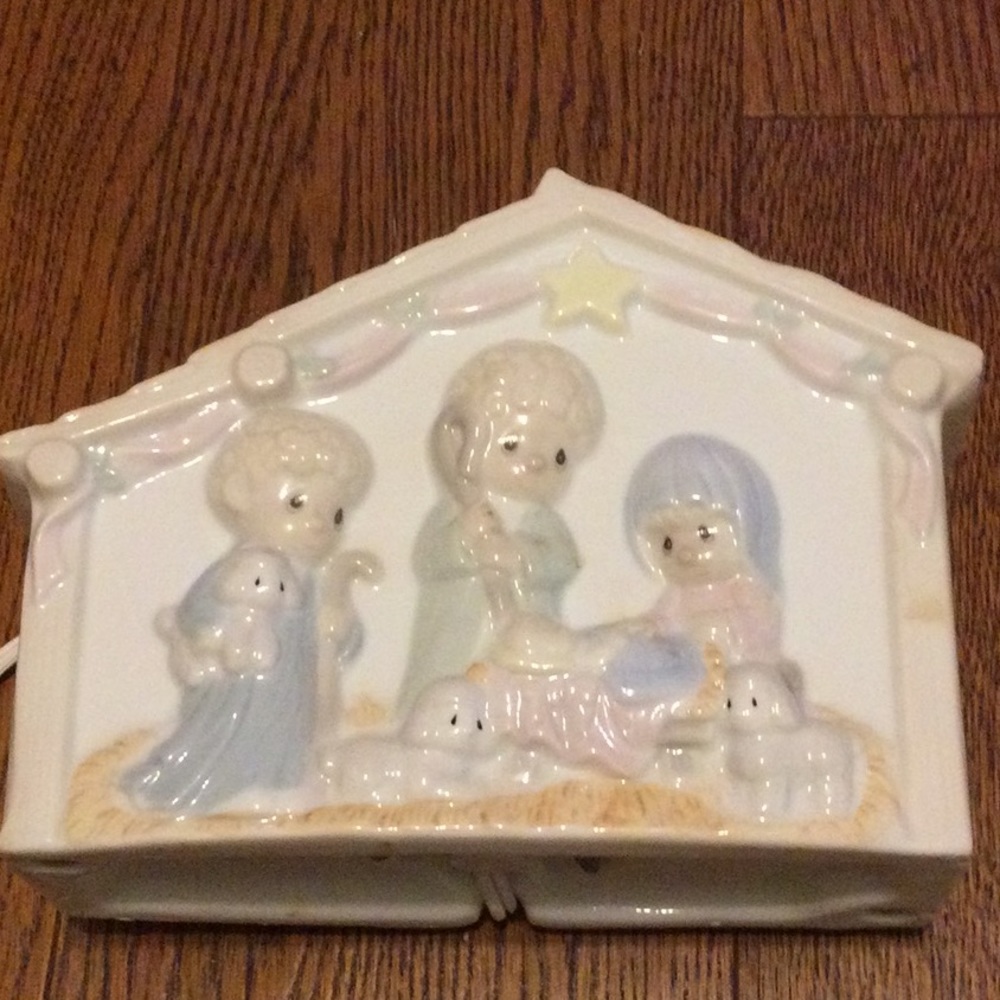 Precious Moments holiday night light - Picture 3 of 9